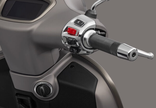 greyQ-Vespa-frontal-